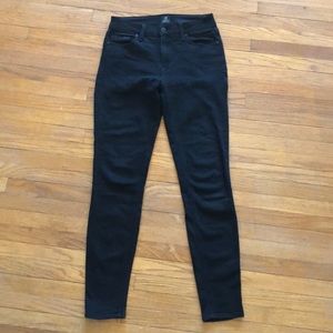 JUST BLACK | Skinny Jean